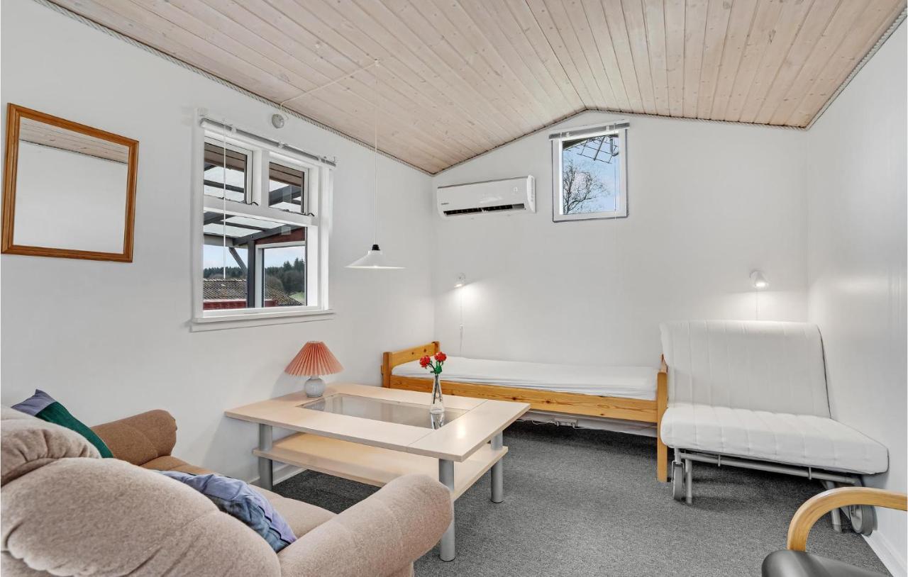 3 Bedroom Lovely Home In Give Uve Exterior photo